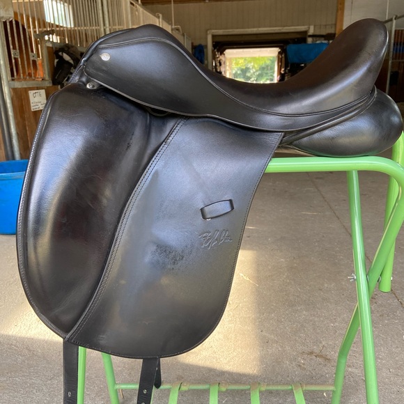 Custom Saddlery Other - Custom Saddlery Steffen’s Advantage Dressage Saddle 17.5 M
